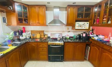 PH TIPO CHALET AL FRENTE CON COCHERA Y TERRAZA