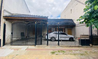 PH TIPO CHALET AL FRENTE CON COCHERA Y TERRAZA