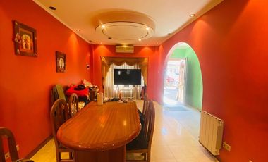 PH TIPO CHALET AL FRENTE CON COCHERA Y TERRAZA