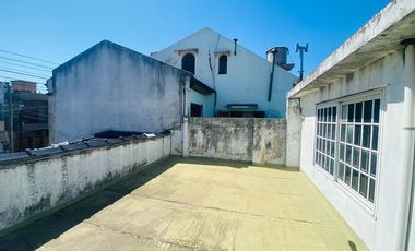 PH TIPO CHALET AL FRENTE CON COCHERA Y TERRAZA