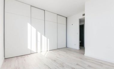 PISO DE CATEGORÍA 4 AMBIENTES CON COCHERA EN LANÚS