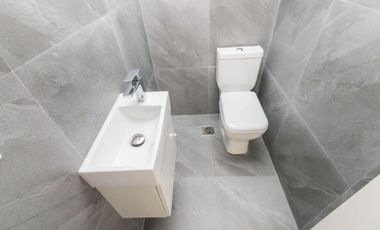 PISO DE CATEGORÍA 4 AMBIENTES CON COCHERA EN LANÚS