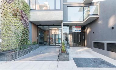 PISO DE CATEGORÍA 4 AMBIENTES CON COCHERA EN LANÚS