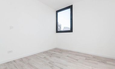 PISO DE CATEGORÍA 4 AMBIENTES CON COCHERA EN LANÚS