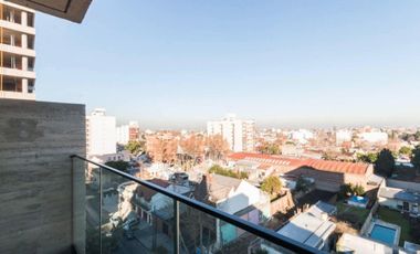 PISO DE CATEGORÍA 4 AMBIENTES CON COCHERA EN LANÚS