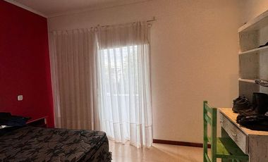 CASA EN VENTA EN PEHUAJO CON QUINCHO Y PILETA