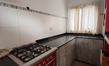 CASA EN VENTA EN PEHUAJO CON QUINCHO Y PILETA