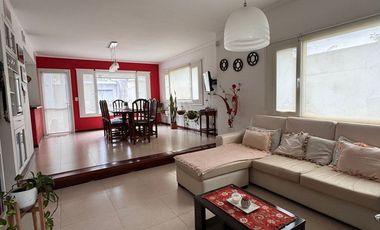 CASA EN VENTA EN PEHUAJO CON QUINCHO Y PILETA