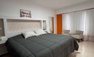 CASA EN VENTA EN PEHUAJO CON QUINCHO Y PILETA