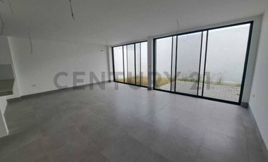 Venta de Casa de Estreno Urb. Costa Azul, Samborondon
