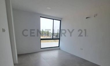 Venta de Casa de Estreno Urb. Costa Azul, Samborondon