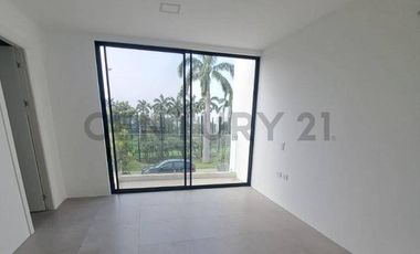 Venta de Casa de Estreno Urb. Costa Azul, Samborondon