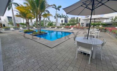 Venta de Casa de Estreno Urb. Costa Azul, Samborondon