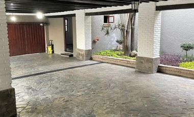 Casa Estilo Colonial en Renta – Condominio Santa Isabel