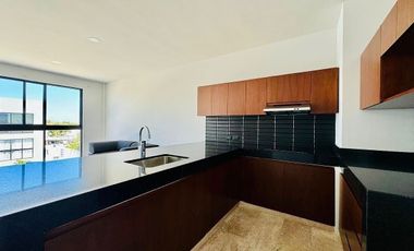 EN VENTA DEPARTAMENTO 2 PLANTAS, CON ROOF TOP, EQUIPADO | EN KUMA TEMOZON MÉRIDA