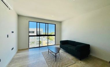 EN RENTA DEPARTAMENTO 2 PLANTAS, CON ROOF TOP, EQUIPADO | EN KUMA TEMOZON MÉRIDA