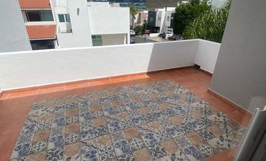 Casa en renta amueblada en Claustros de la Catedral en Centro Sur