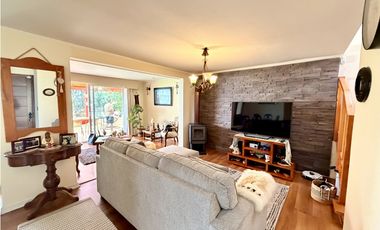 VENDO CASA EN SECTOR RESIDENCIAL DE CURAUMA