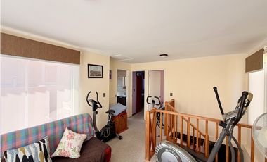 VENDO CASA EN SECTOR RESIDENCIAL DE CURAUMA