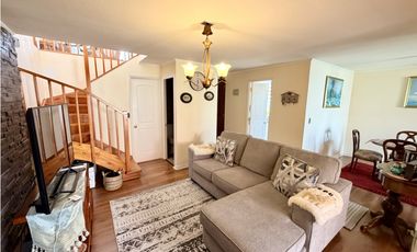 VENDO CASA EN SECTOR RESIDENCIAL DE CURAUMA