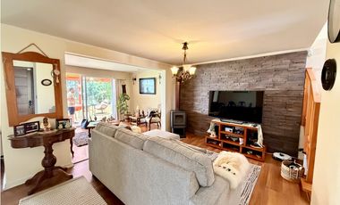 VENDO CASA EN SECTOR RESIDENCIAL DE CURAUMA