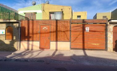 Casa en venta c/ estacionamiento en Alto Hospicio