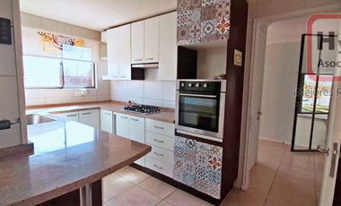 EN MICROBARRIO EN LA FLORIDA ALTO, MARAVILLOSA VISTA DE STGO