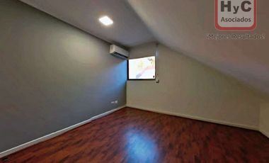 EN MICROBARRIO EN LA FLORIDA ALTO, MARAVILLOSA VISTA DE STGO