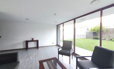 Luminoso Departamento a 2 cudras del metro