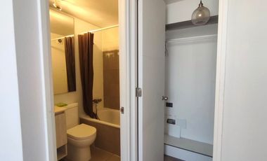 Luminoso Departamento a 2 cudras del metro