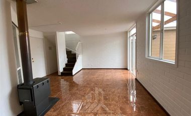 Casa en Arriendo en COD37267 Villa Santa Carolina