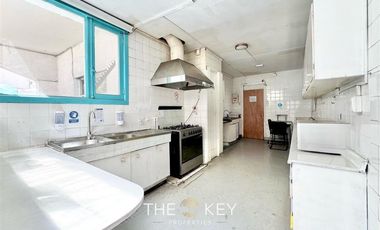 Local Comercial en Venta en Av. Pocuro - Av. Ricardo Lyon