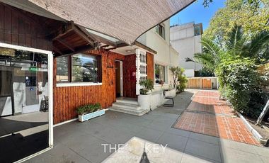 Local Comercial en Venta en Av. Pocuro - Av. Ricardo Lyon