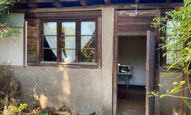 Casa antigua en amplio terreno en Machalí