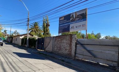 Casa antigua en amplio terreno en Machalí