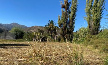Casa antigua en amplio terreno en Machalí