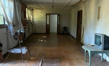 Casa antigua en amplio terreno en Machalí