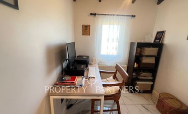 Casa sólida con vista parcial al mar en Santo Domingo Tradicional