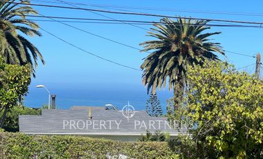 Casa sólida con vista parcial al mar en Santo Domingo Tradicional