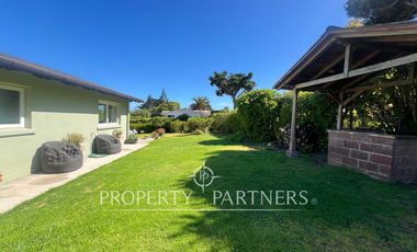 Casa sólida con vista parcial al mar en Santo Domingo Tradicional