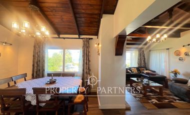 Casa sólida con vista parcial al mar en Santo Domingo Tradicional