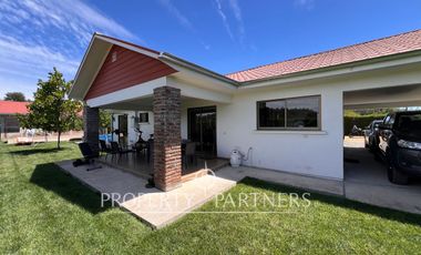 Linda casa en Loteo Los Cipreses