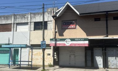 Departamento de 2 amb y 1/2 con patio por escalera en Banfield Oeste