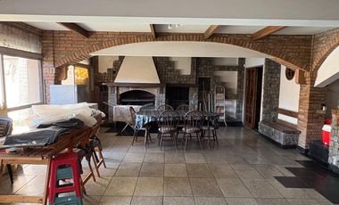Venta, Casa, 4 Amb, Estudio, Quincho, Parrilla, Piscina, Jardin, Cochera, Apto Crédito, Ramos Mejia