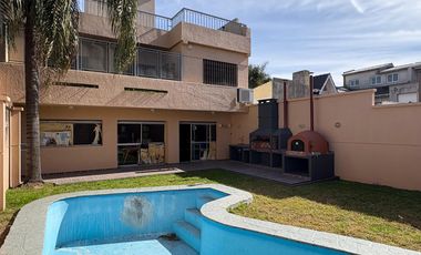 Venta, Casa, 4 Amb, Estudio, Quincho, Parrilla, Piscina, Jardin, Cochera, Apto Crédito, Ramos Mejia