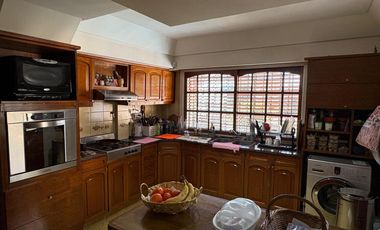 Venta, Casa, 4 Amb, Estudio, Quincho, Parrilla, Piscina, Jardin, Cochera, Apto Crédito, Ramos Mejia