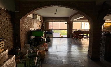 Venta, Casa, 4 Amb, Estudio, Quincho, Parrilla, Piscina, Jardin, Cochera, Apto Crédito, Ramos Mejia
