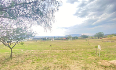 CASA EN VENTA EN FRACCIONAMIENTO LOMA ESMERALDA, HUAXTLA, JALISCO