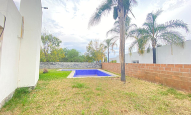 CASA EN VENTA EN FRACCIONAMIENTO LOMA ESMERALDA, HUAXTLA, JALISCO