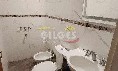 Alquiler de PH 3 Ambientes en Haedo Muy buen estado - Con Cochera cubierta y Patio